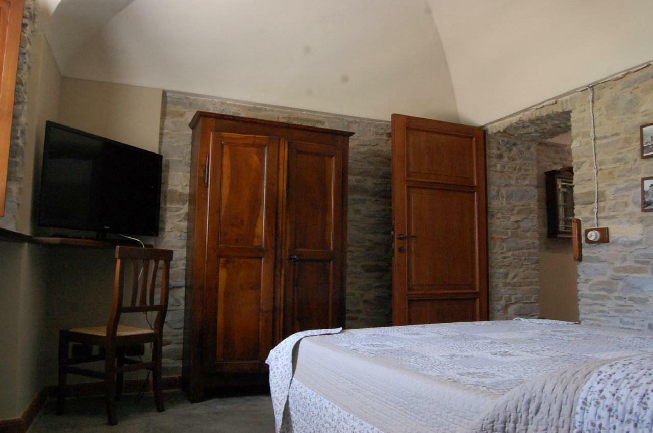 Appartamenti Cenni - Relais Su Lago Varsi Exterior photo